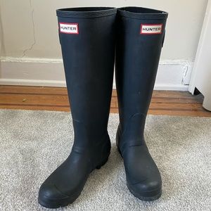 Hunter Matte Black tall rain boots- women’s size 6